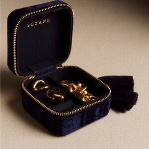 Embossed velvet Jewelry Box